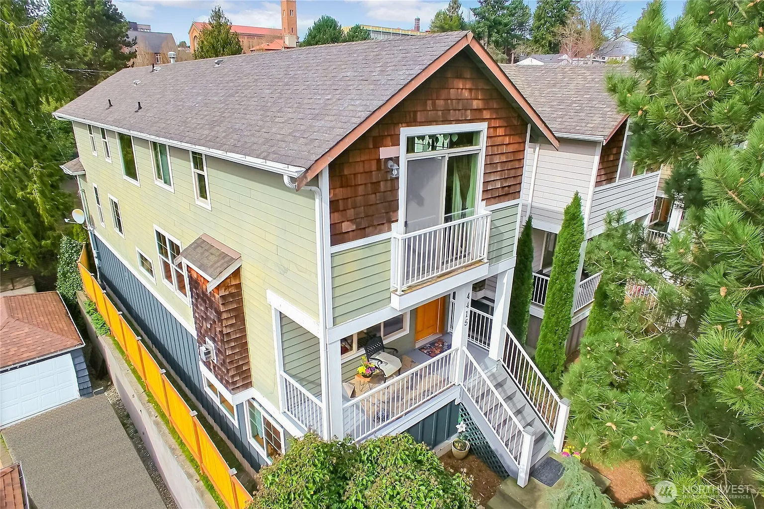 4415 40th Avenue SW photo 1
