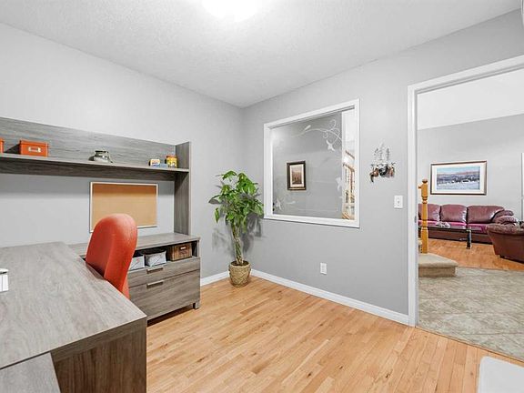 4th image of 76 W Valley Meadow Close NW
