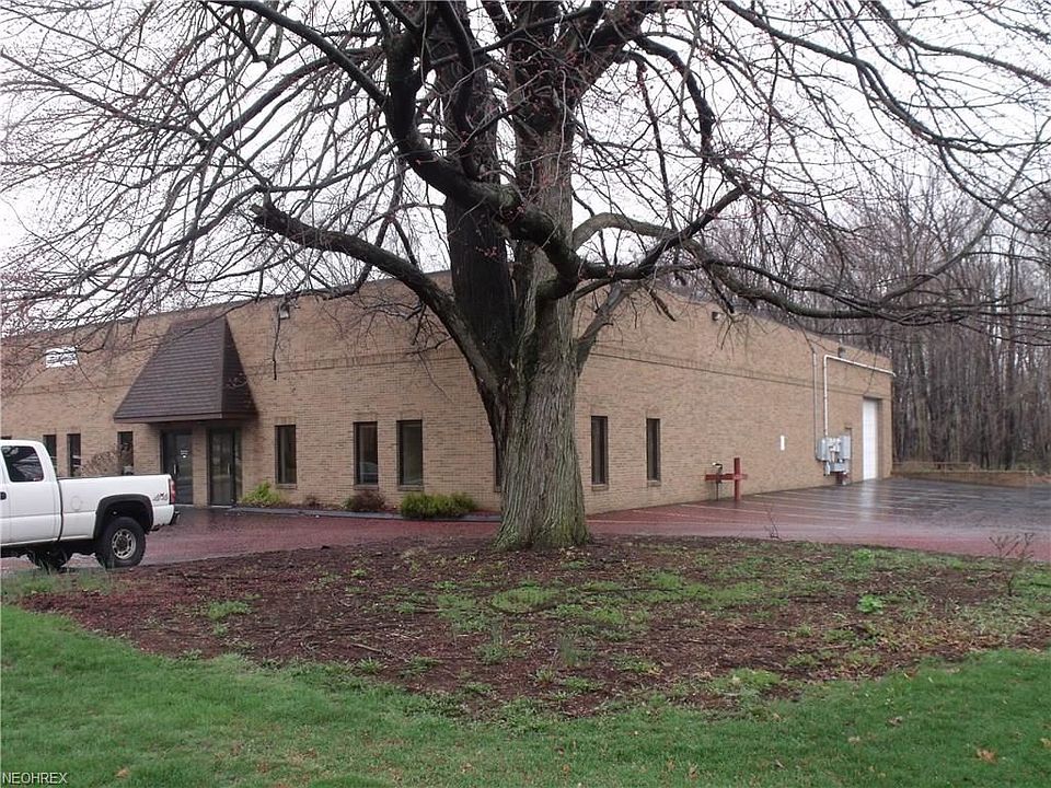 2nd image of 154 Potomac Ave #A