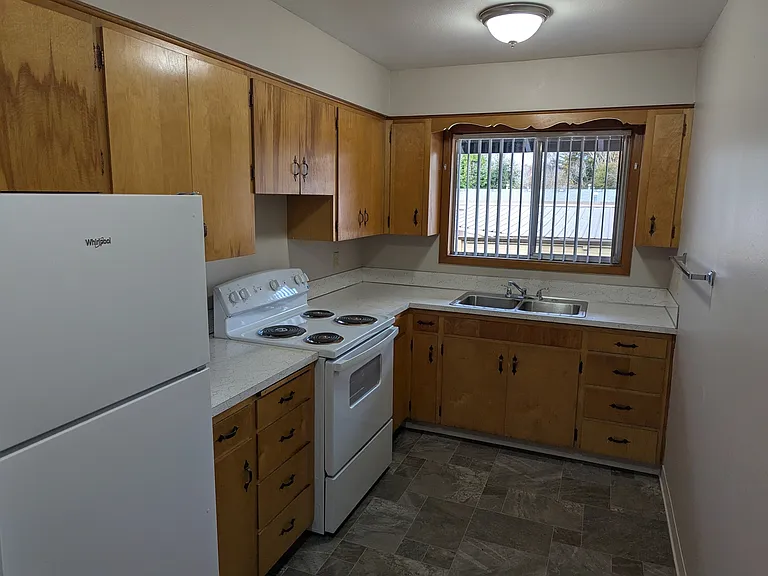 804 14th St NE #8 — Photo 7
