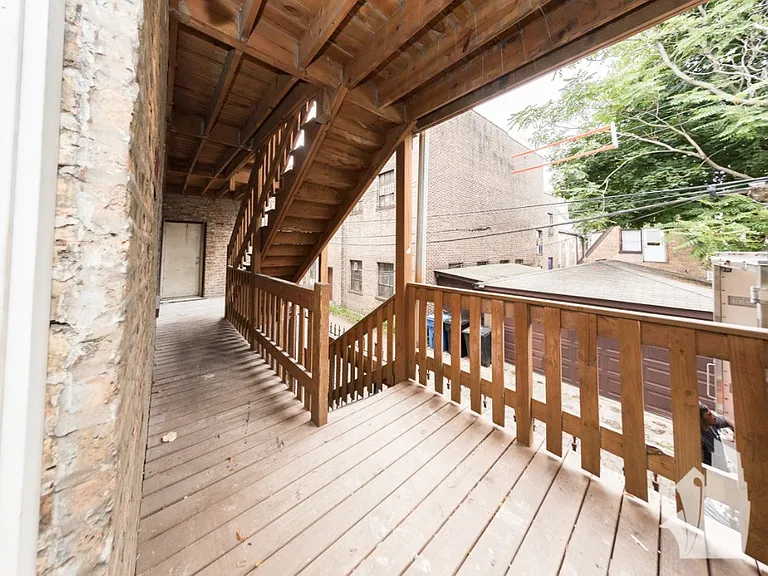 2630 N Rockwell St #2 — Photo 13