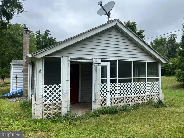 1030 Fishing Creek Valley Rd, Harrisburg, PA 17112