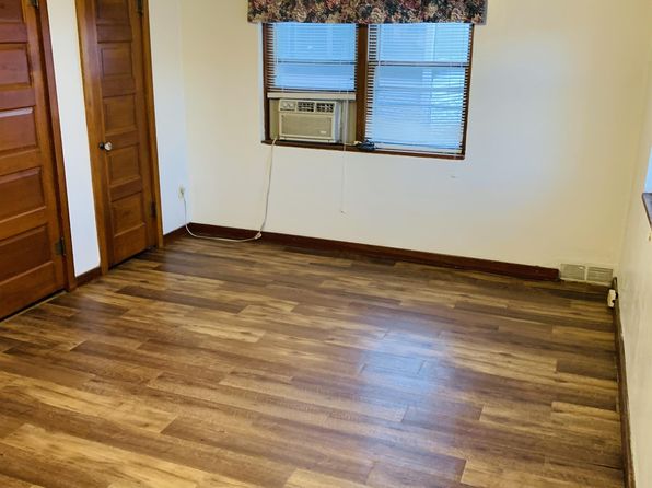204 W 6th St, Lexington, NE
