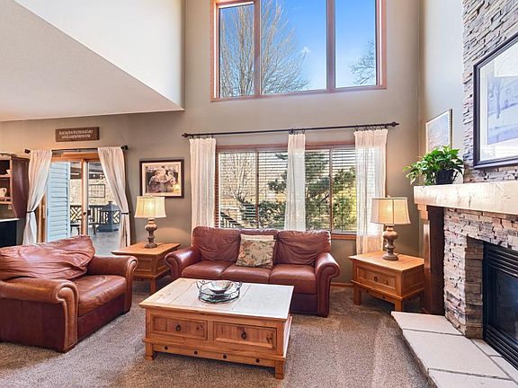 3rd image of 17584 Wexford Dr