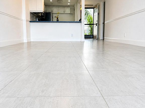 4th image of 7 Royal Palm Way #505
