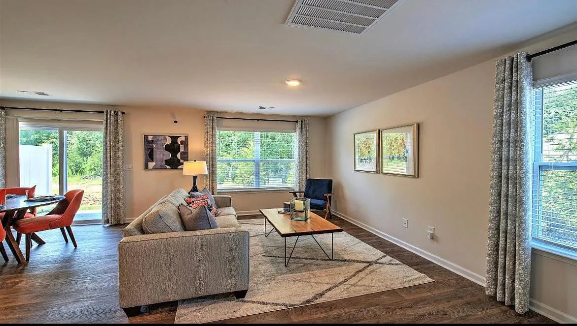 101 Oakmont Valley Trl — Photo 4