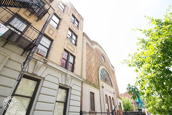 Rented by MySpaceNYC | media 29