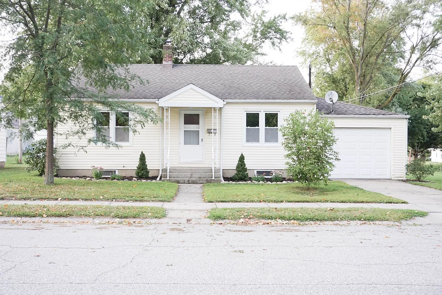 217 E Lincoln St photo 1