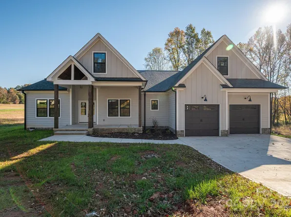 211 Golf Course Rd, Maiden, NC 28650