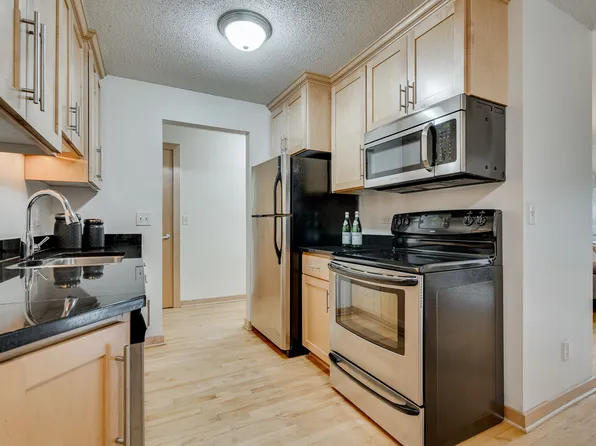 311 Kenwood Pkwy