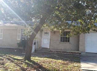 402 Sweetbriar Dr, Lewisville, TX 75067