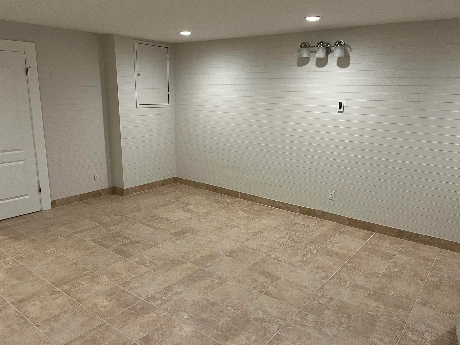 3 bed, 2041 sqft, $3,900 — Photo 2
