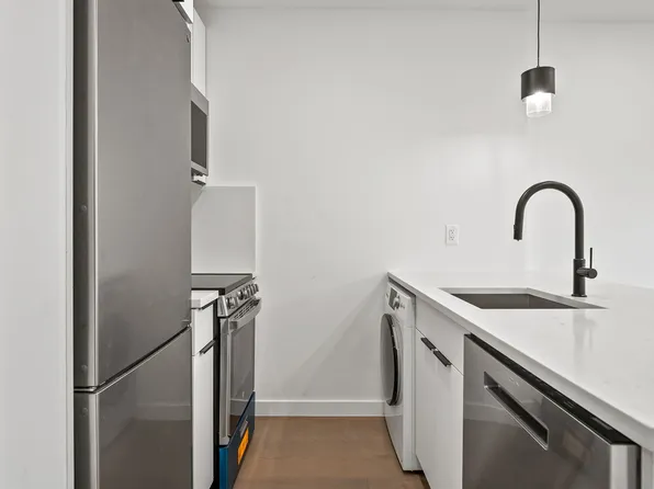 33 Park Place image 4 of 9