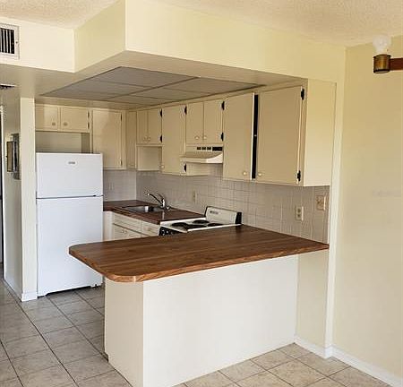 2nd image of 2100 S Washington Ave