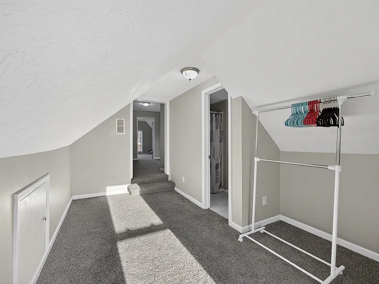 1566 Winchester Ave — Photo 18