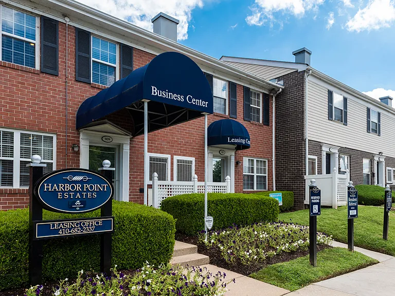 Harbor Estates — Photo 2