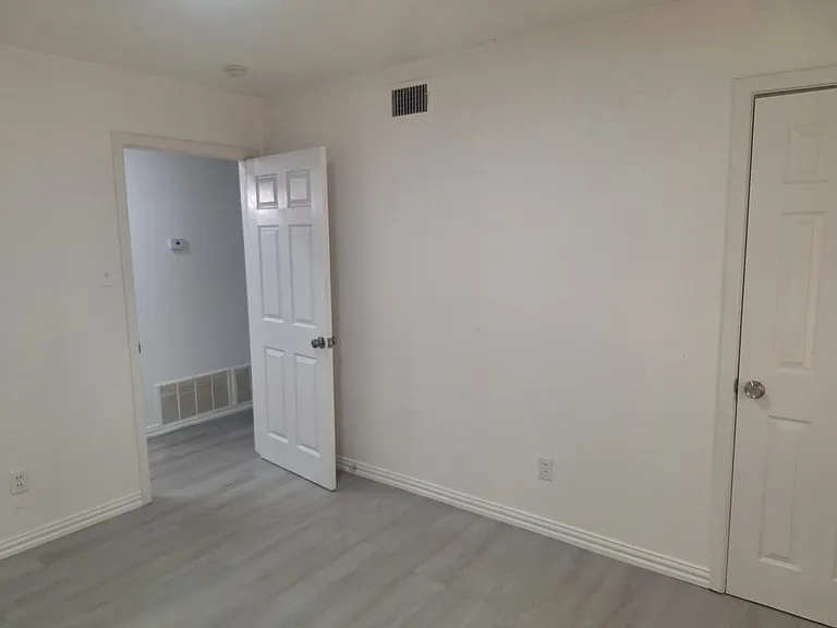 5912 Maceo Ln — Photo 10