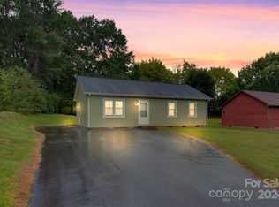 2757 34th Street Pl NE, Hickory, NC 28601