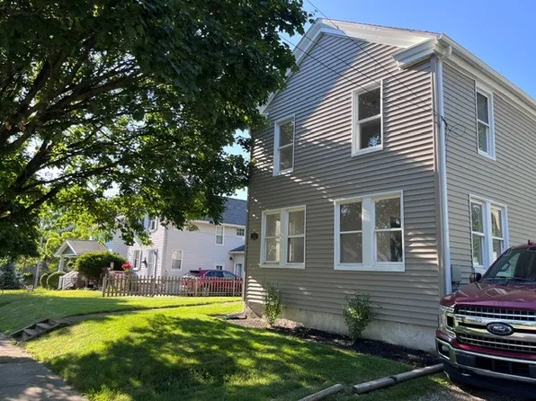 336 E North St #B, Medina, OH 44256