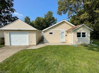 1352 Waverly Rd, Eastlake, OH 44095