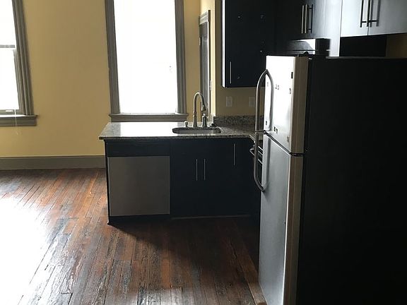4th image of 217 E Grace St APT D