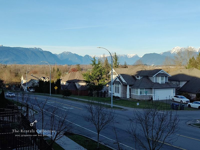 Surrey Townhouse for rent - 3 Bedrooms — photo 17