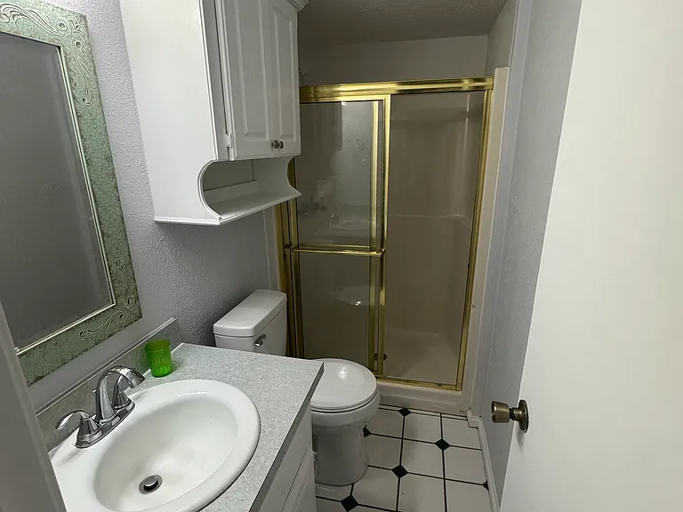 2415 SW 102nd St — Photo 8