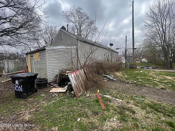 3rd image of 2531 Columbia St