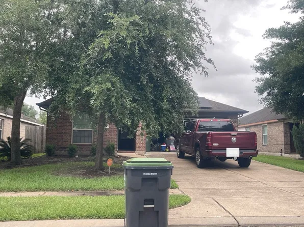 13013 Trail Manor Dr, Pearland, TX 77584