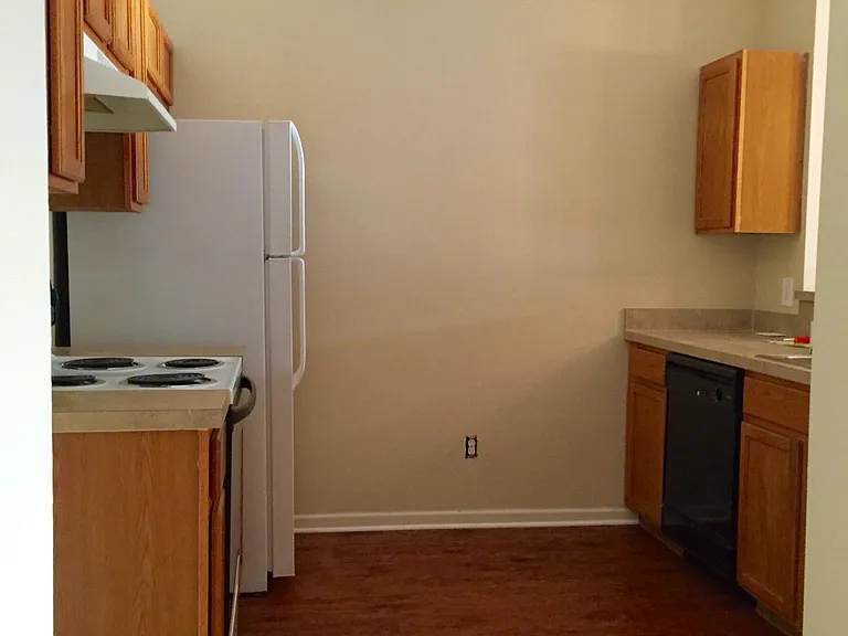 563 Southbranch Dr — Photo 5