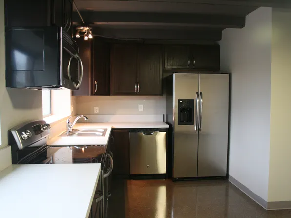 2224 Y St #200, Lincoln, NE 68503