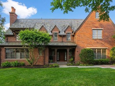 66 Montrose St, Newton, MA, 02458