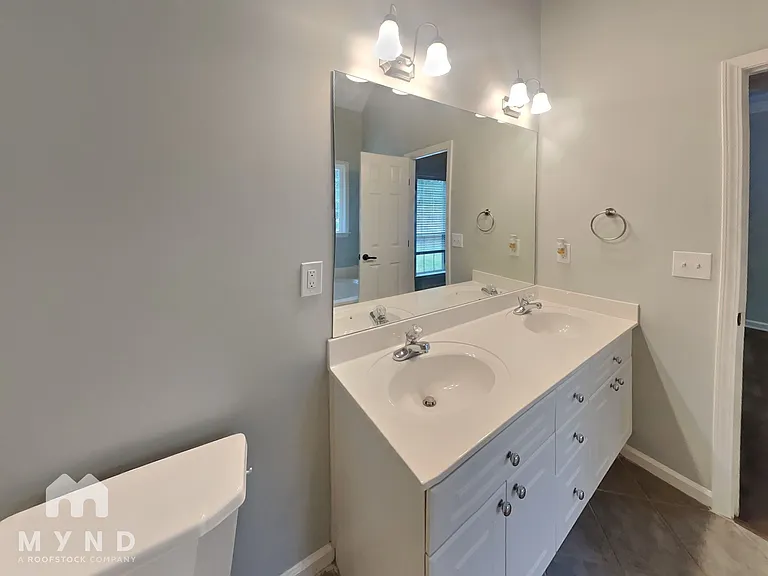 325 Shelby Forest Dr — Photo 12