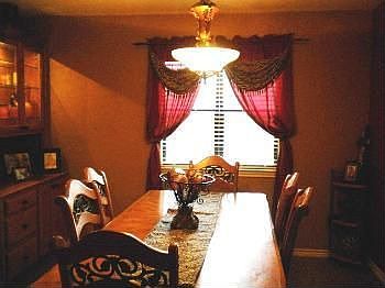 4th image of 1402 Mary Dr