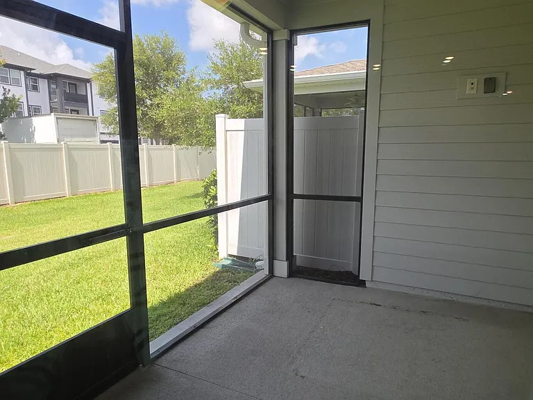 12784 Josslyn Ln — Photo 17