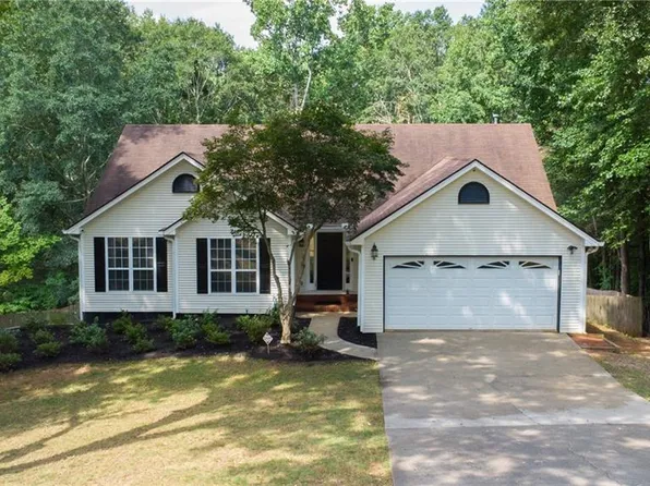 4267 Riviere Point, Gainesville, GA 30507