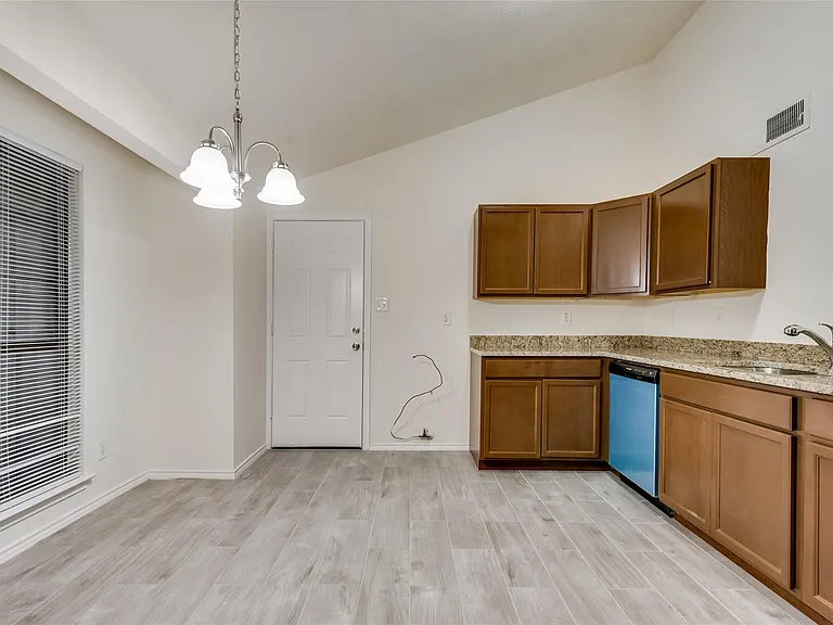 Sunflower Dr — Photo 11