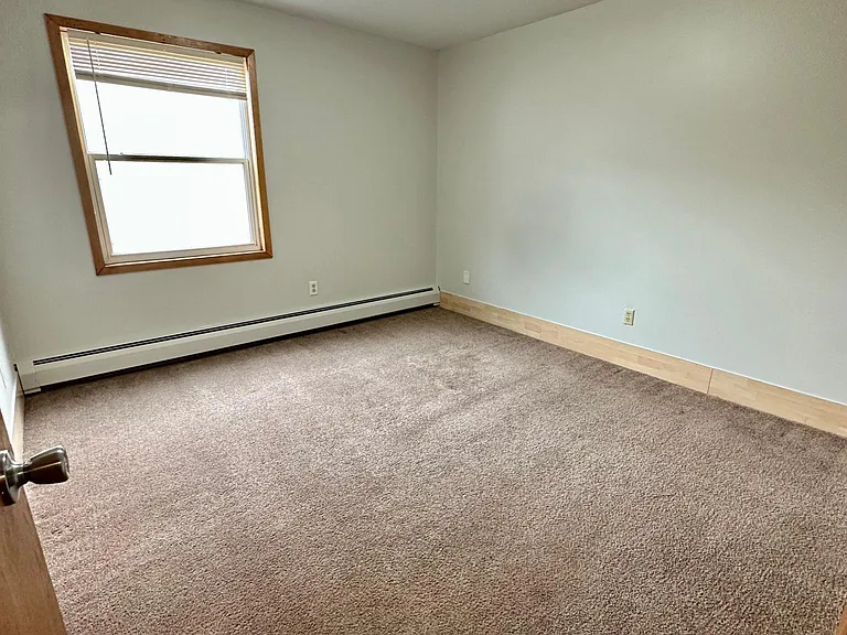 315 5th St SE #101 — Photo 6