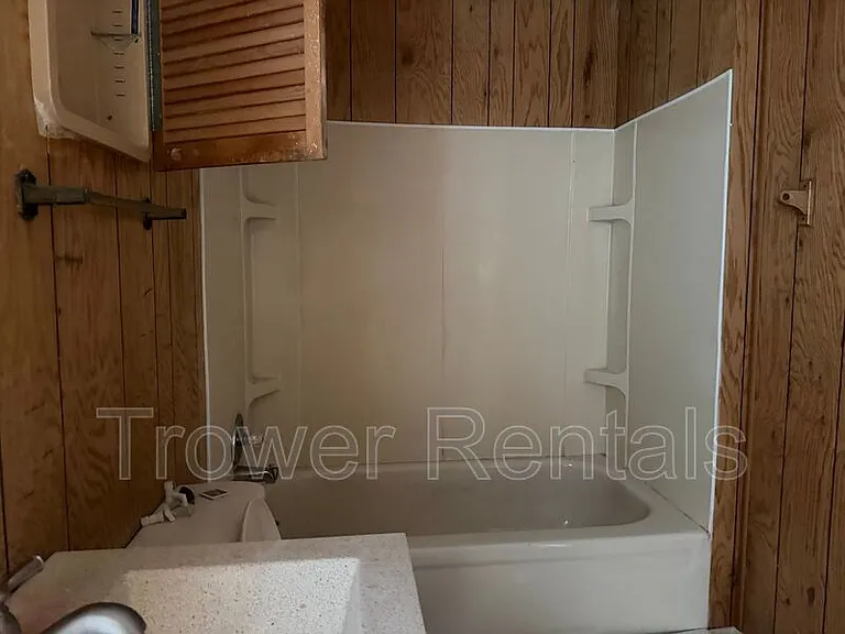 406 San Jacinto St — Photo 8
