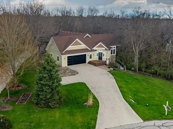 105 Majestic Oak Cir, Huxley, IA 50124