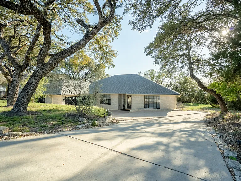 20712 Camel Back St — Photo 40