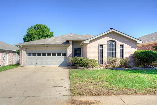 5733 Vandalia Trl Photo 1