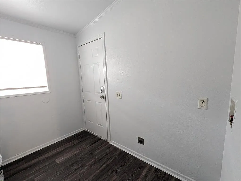 3 bed, 2.0 bath, 1232 sqft, $1,600 — Photo 4