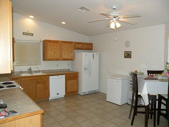 Eat-in Kitchen