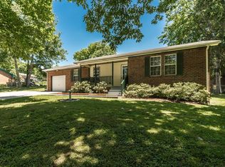 122 Lakeside Park Dr, Hendersonville, TN 37075