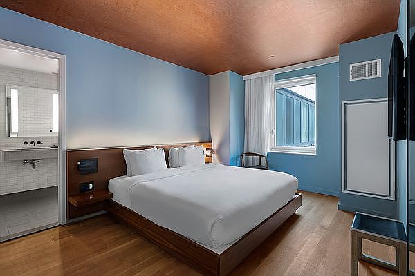 1st image of 511 9th Ave #410
