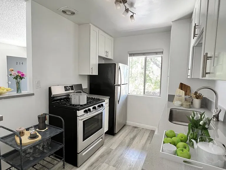Citrus Pacific Villas — Photo 6