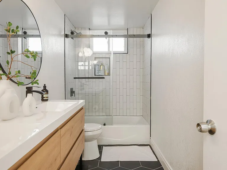 12464 Sanford St — Photo 18