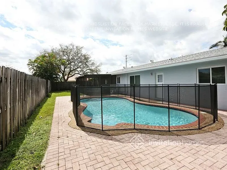4904 SW 90th Ave — Photo 18