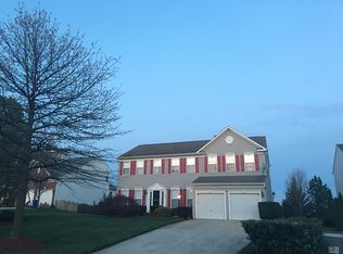 358 Sugarland Meadow Dr, Herndon, VA 20170